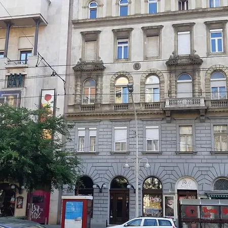 Tempo Courtyard Apartment Budapest